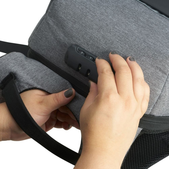 Mochila em Poliéster Anti-Furto Para Notebook USB Personalizada
