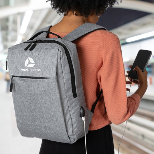 Mochila em Nylon para Notebook USB Personalizada