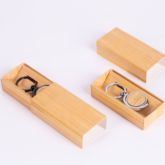 Chaveiro de Metal com Detalhe em Bambu Personalizado