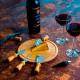 Kit Queijo e Vinho com Espaço Para Garrafa Personalizado 