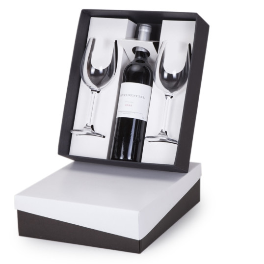 Kit Vinho com Taças Personalizadas 